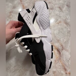 Nike air huarache shoes 6.5y